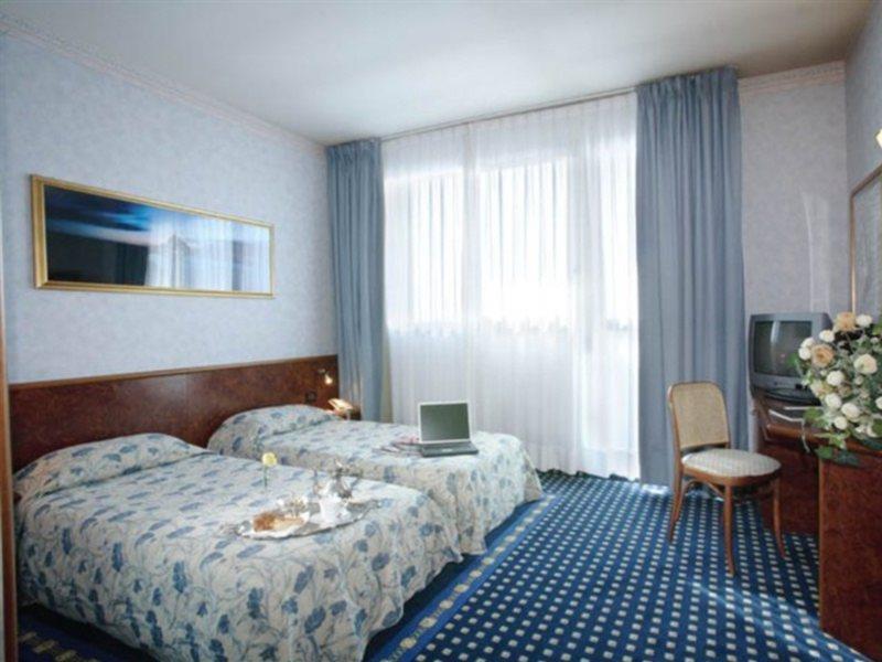 B&B Hotel Bologna Castel Maggiore Cameră foto